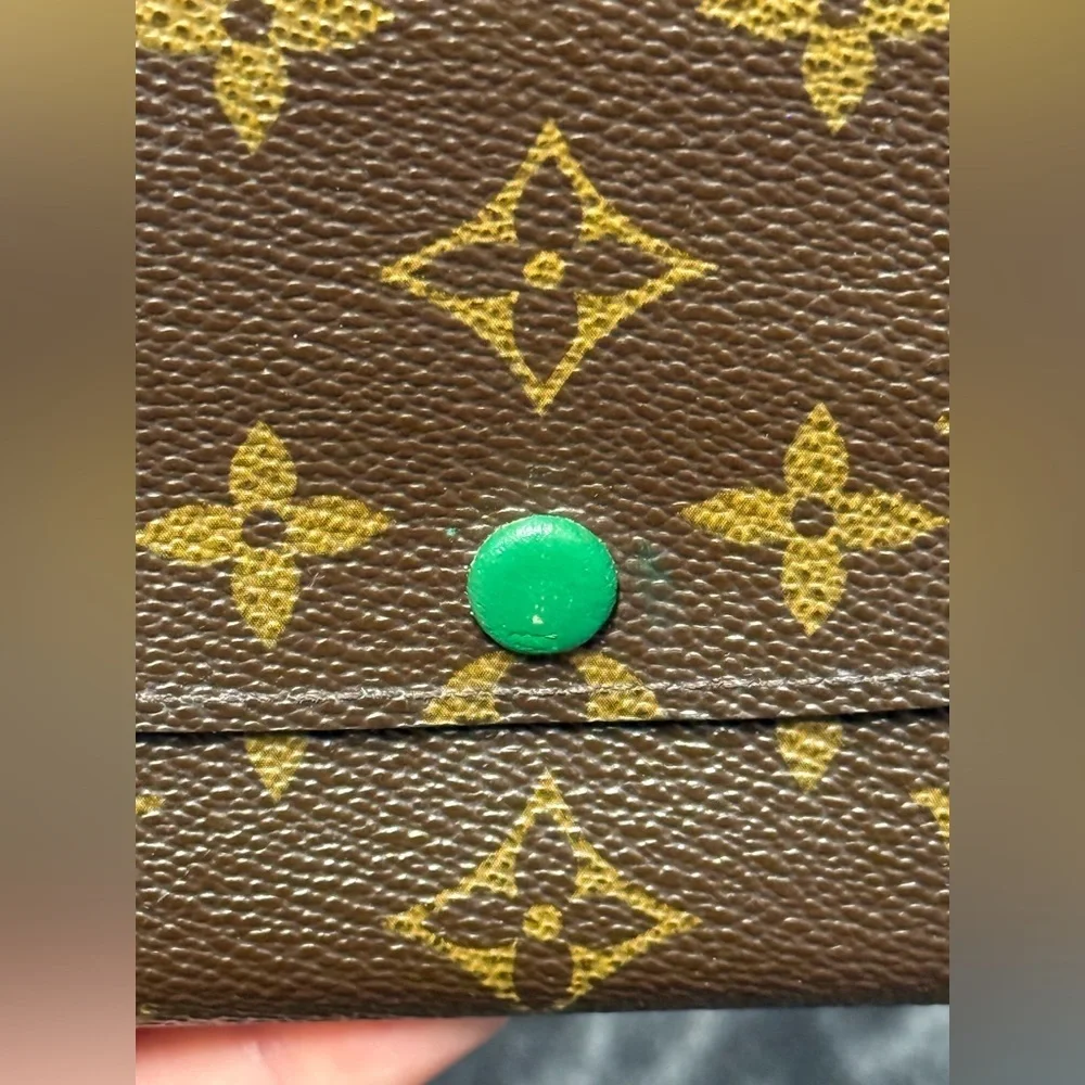Louis Vuitton green Emilie wallet